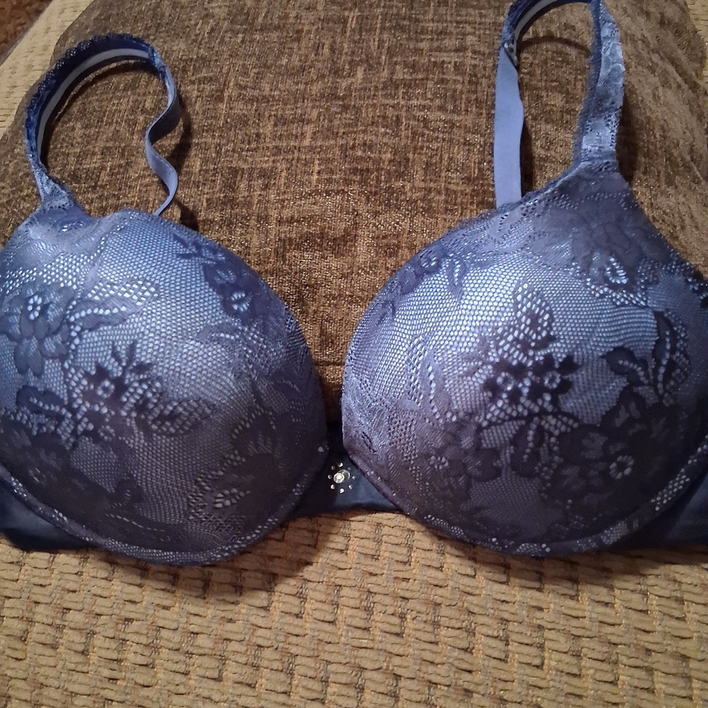 Elegant Women's Lace Bras - Set of 3 - Picture 2 of 10